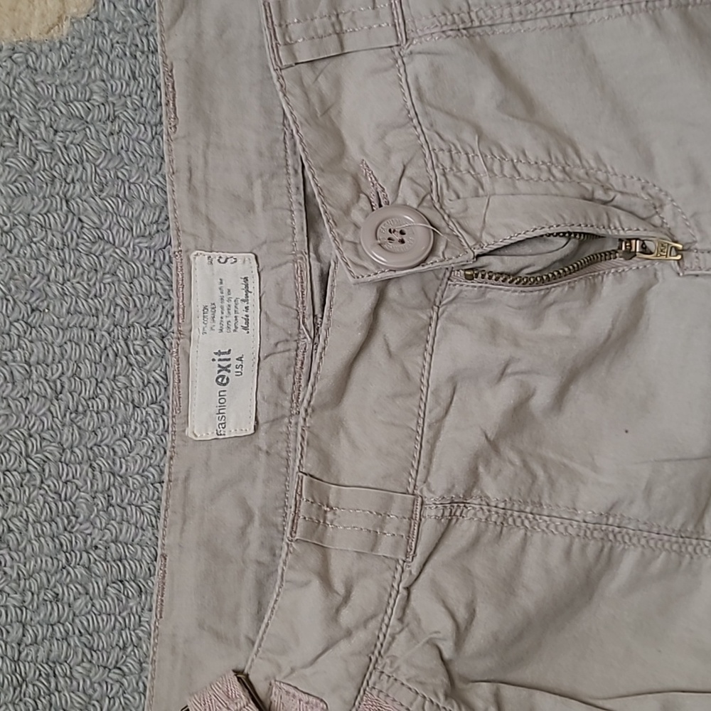 🗽 FASHION EXIT USA Vintage Khaki Cargo Bermuda Shorts Small - Picture 2 of 3